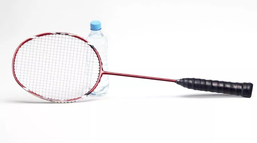 Factors to consider when choosing a racket size and weight