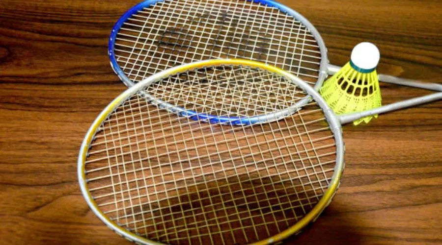 Mid-range badminton rackets